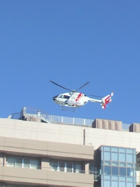 ドクヘリ病院　　到着20131121.jpg